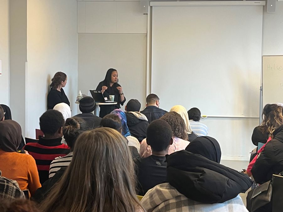 en person som underviser en klasse