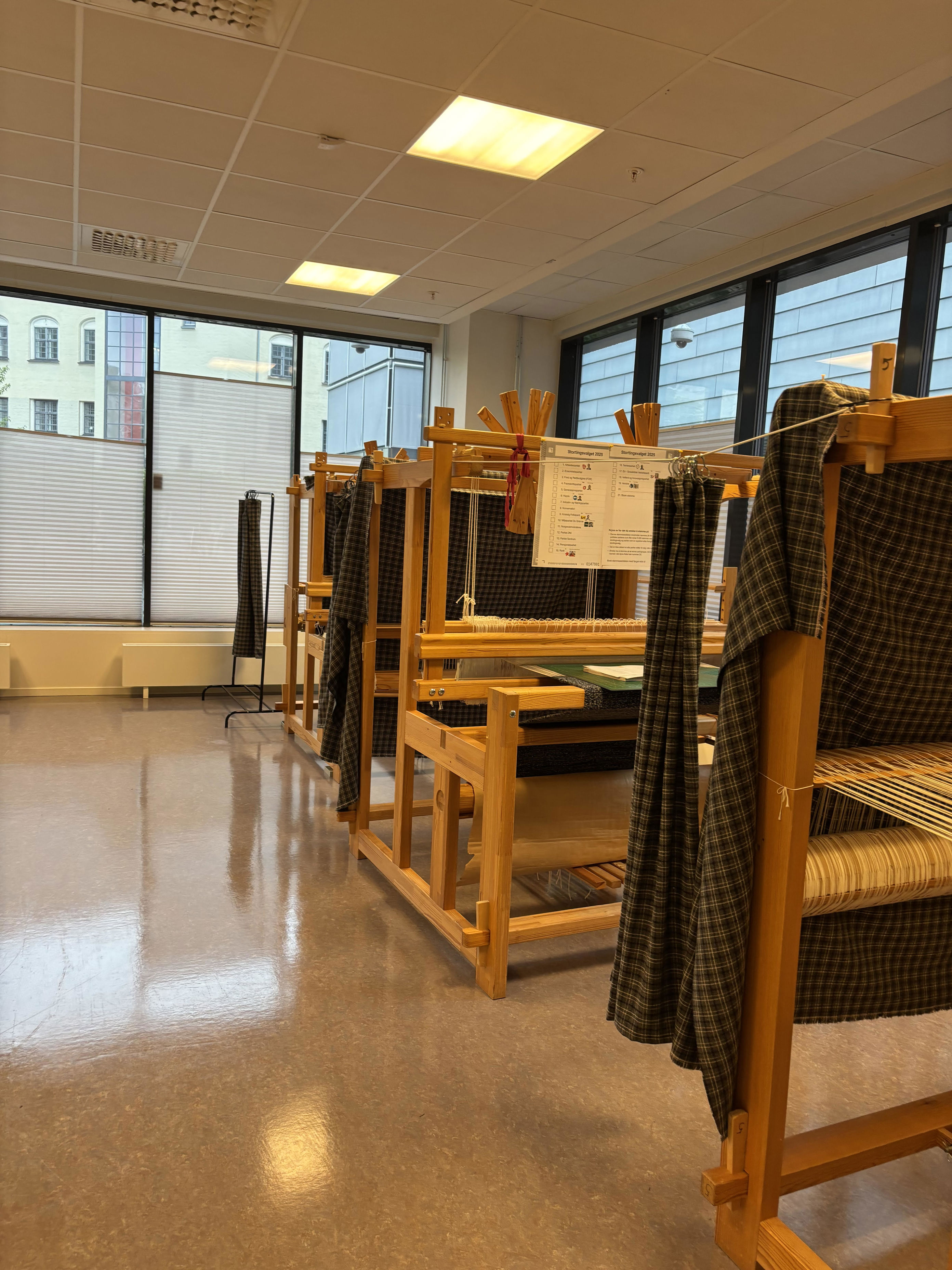 Provisoriske stemmebåser